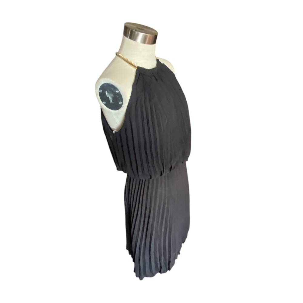 Elegant Black Pleated Dress 8 NWT collar little black dress Accordian pleating